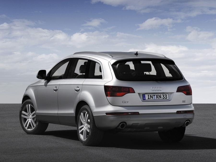  Audi Q7 4.2 Quattro (4L) 2005 года  (фото 11 из 30)